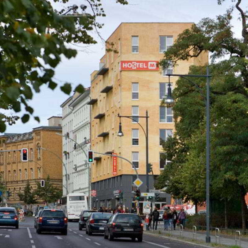 Meininger Hotel Berlin Alexanderplatz Exterior photo